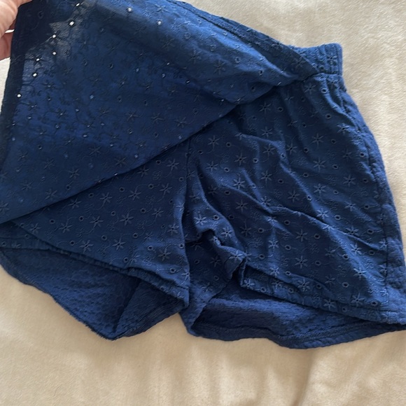 Mango skort for kids size 7 (fits more like a 6) - Picture 3 of 4